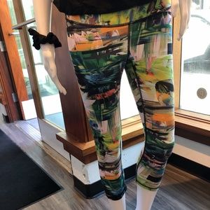Lucy Studio Hatha floral print capri leggings